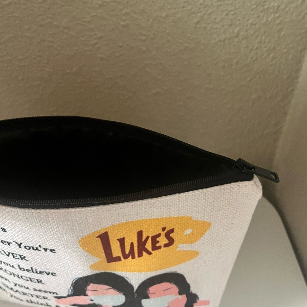 Cream Pouch - Picture 5 of 6